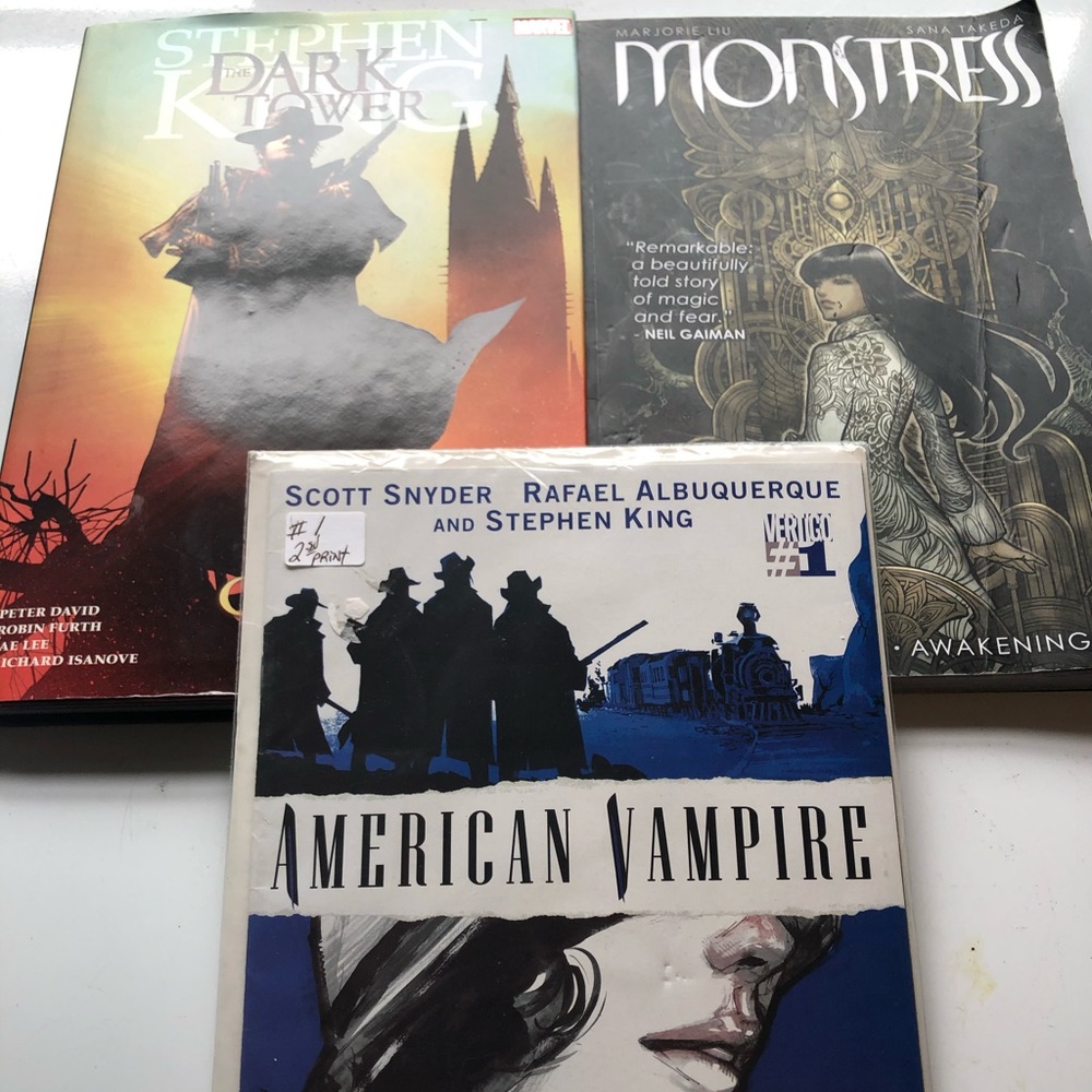 Set of Comic/Graphic Novels 📚